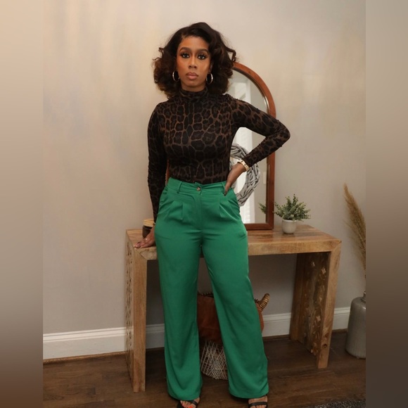 Hard To Reach| Pants - Picture 5 of 7